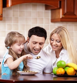 Descopera ce delicioasa poate fi o alimentatie echilibrata  pentru copilul tau!