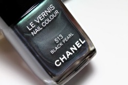 
Want: Noua nuanta Chanel Black Pearl
