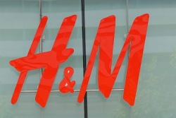 
Shopping news: Inca 4 H&M pana la sfarsitul primaverii
