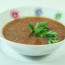 Supele reci de gazpacho ofera certe beneficii pentru sanatatea noastra