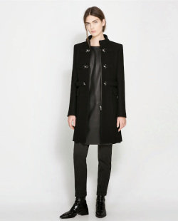 Like: Palton negru de la Zara